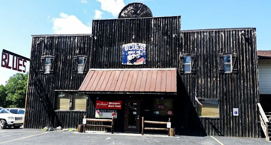 Baby Blues BBQ, Moorefield